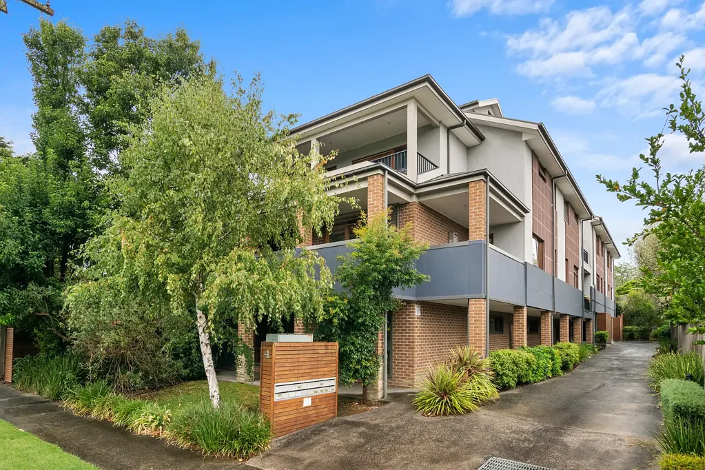 9/4 Springfield Avenue, Croydon, VIC 3136