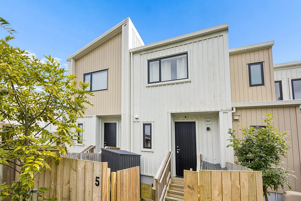 Two bedroom townhouse with study