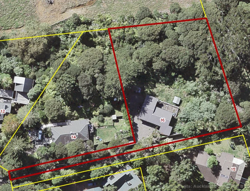 16 Staley Road, Parau, Waitakere City, 3 rūma, 0 rūma horoi