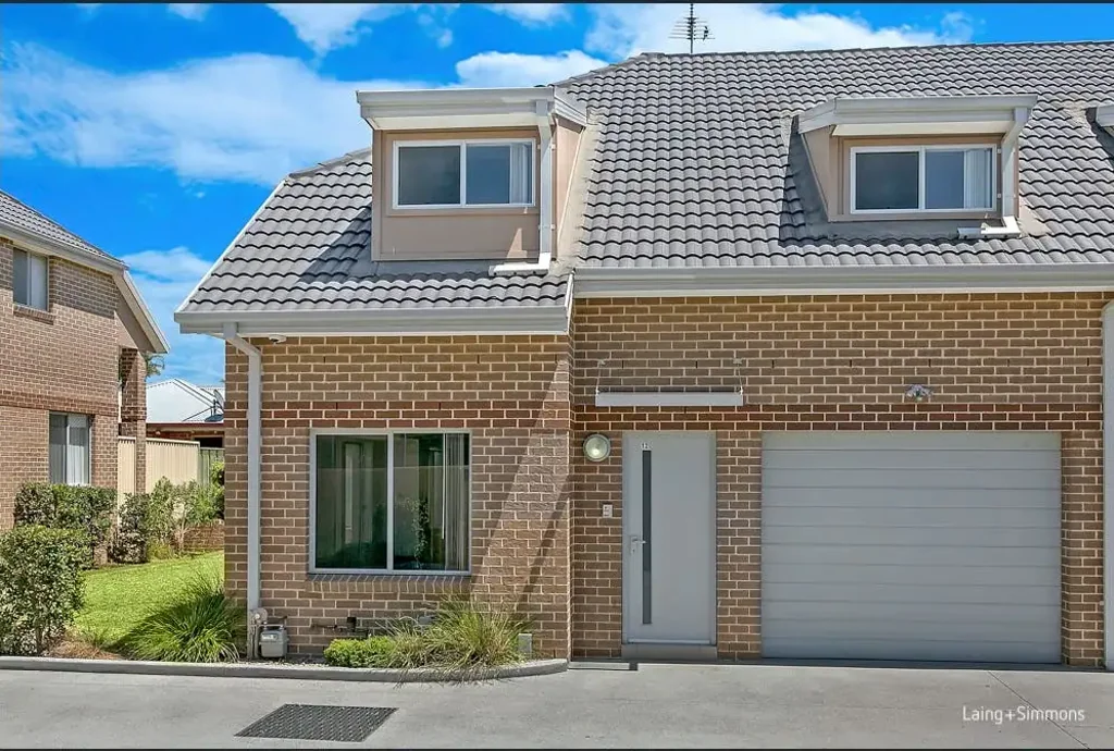 Contemporary Townhouse Offering Loads of Space, Style and Everyday Convenience!