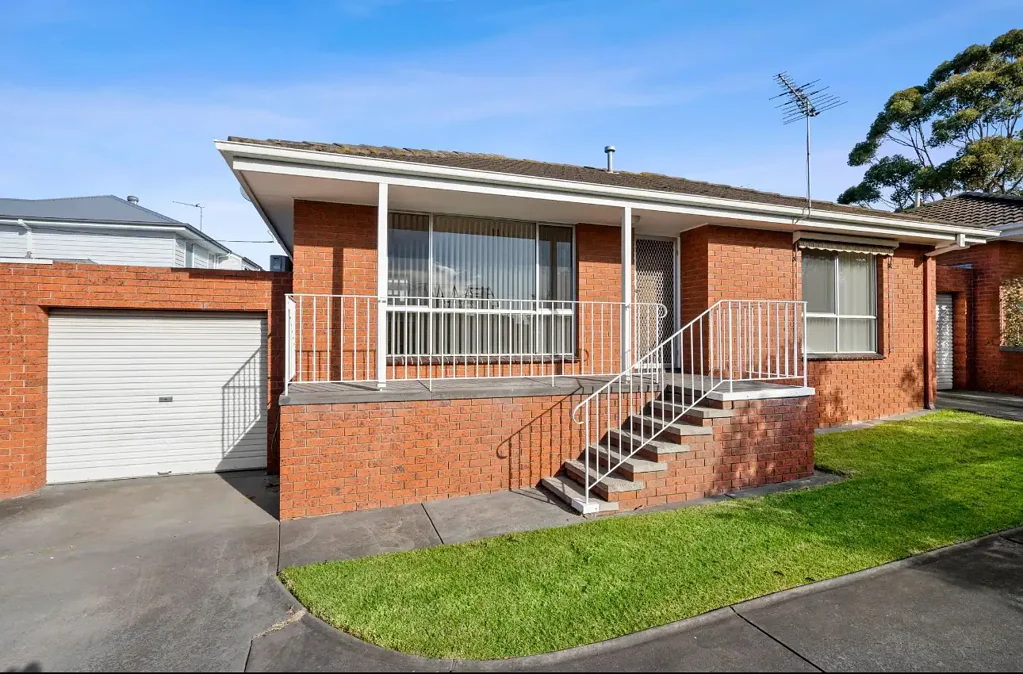 2/15 Bostock Avenue, Manifold Heights, VIC 3218