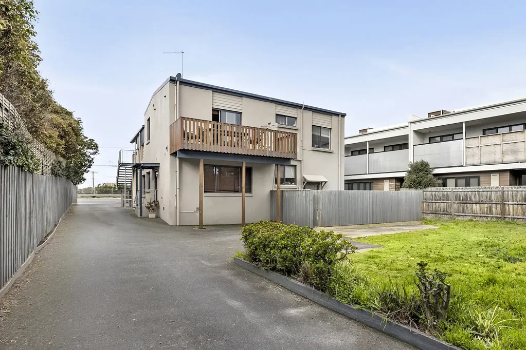 Bonbeach 7ਬੈੱਡਰੂਮ Three Beachside Residences on a Substantial Bonbeach Land Holding with Direct Beach Access (836m2 approx.)