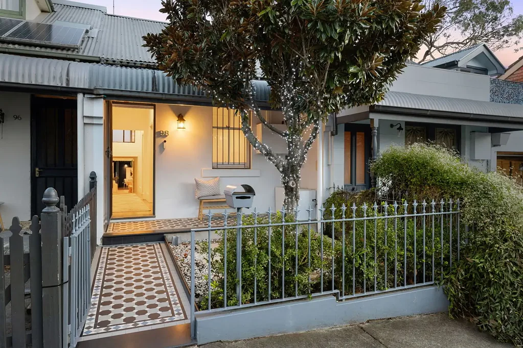 Leichhardt 2房 将创意风格融入设计师都市生活 Bringing A Creative Style To Designer Urban Living