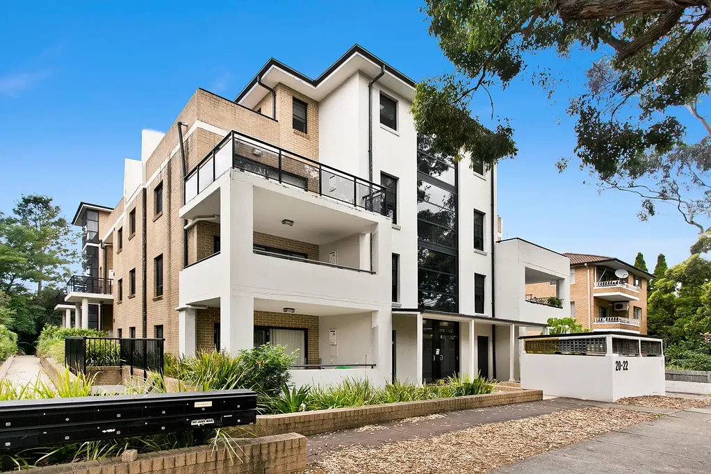 MODERN & CONVENIENTLY LOCATED