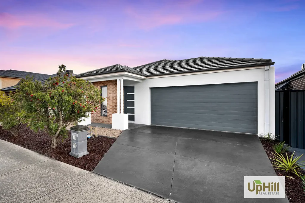 21 Elwick Drive, Clyde North, VIC 3978