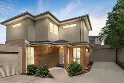 2/11 Arnott Street, Clayton