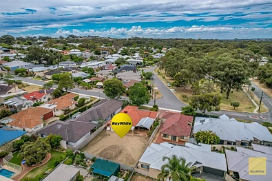 Karrinyup UNDER OFFER by Rebecca Ockerby