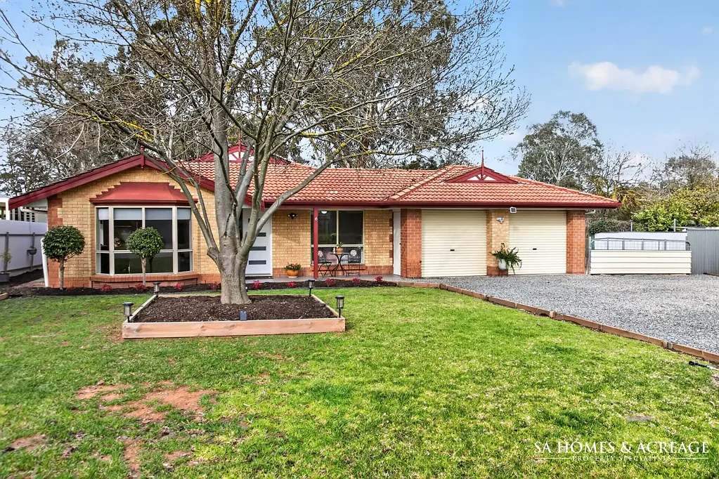 Kersbrook 4બેડરૂમ The complete family package at 6 Memorial Court!