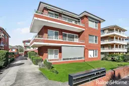 9/128 Chuter Avenue, Ramsgate Beach