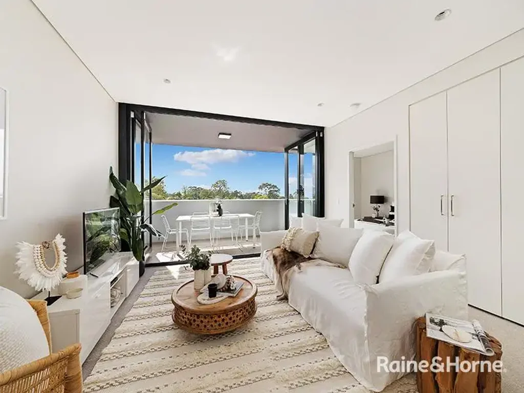 MODERN, SPACIOUS, TWO BEDROOM LUXURY WITH 2 PARKING SPACES !