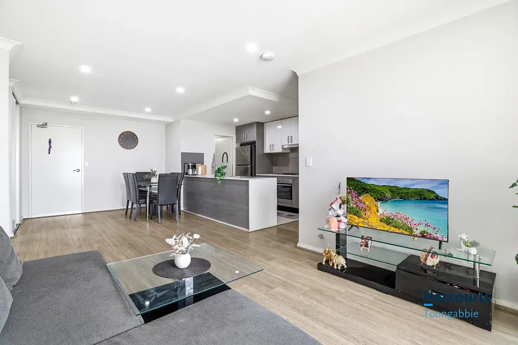 Toongabbie 3Kwarto Ultimate Lifestyle Upgrade, Tennis Court & Pool!