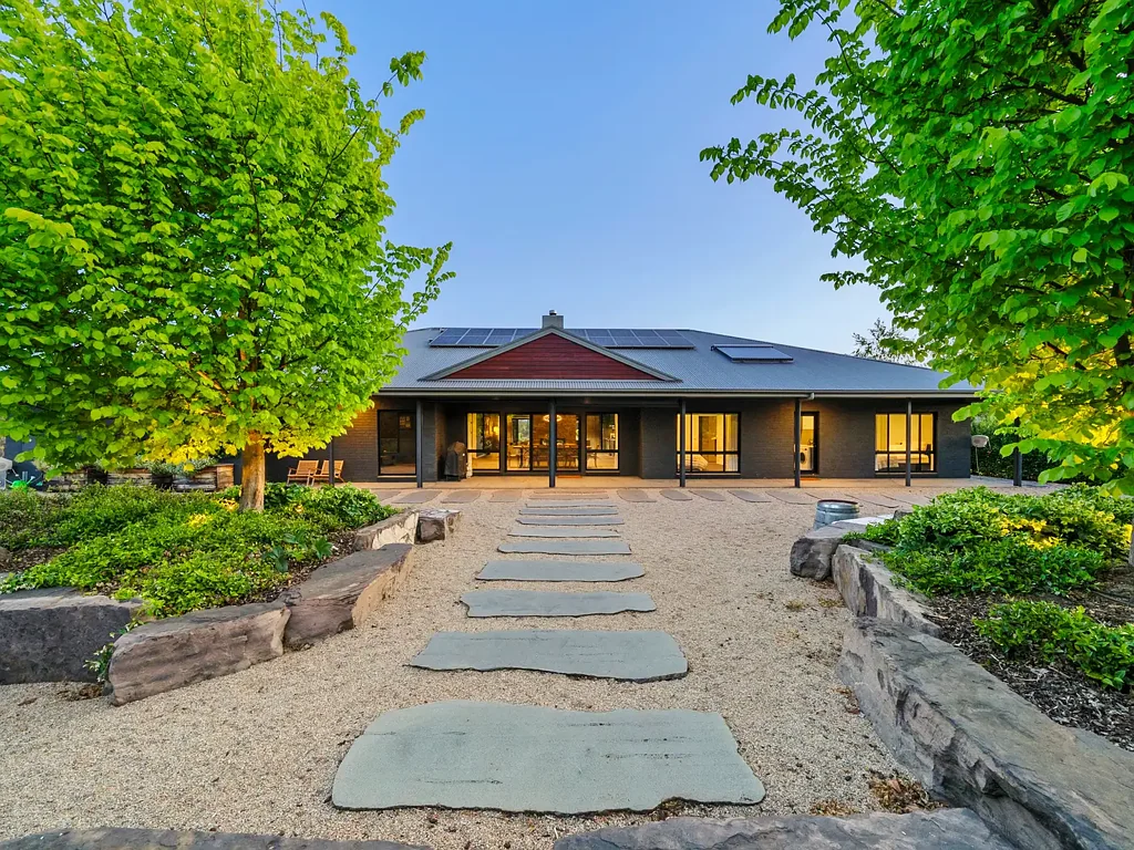 98 Mt Battery Road, Mansfield, VIC 3722