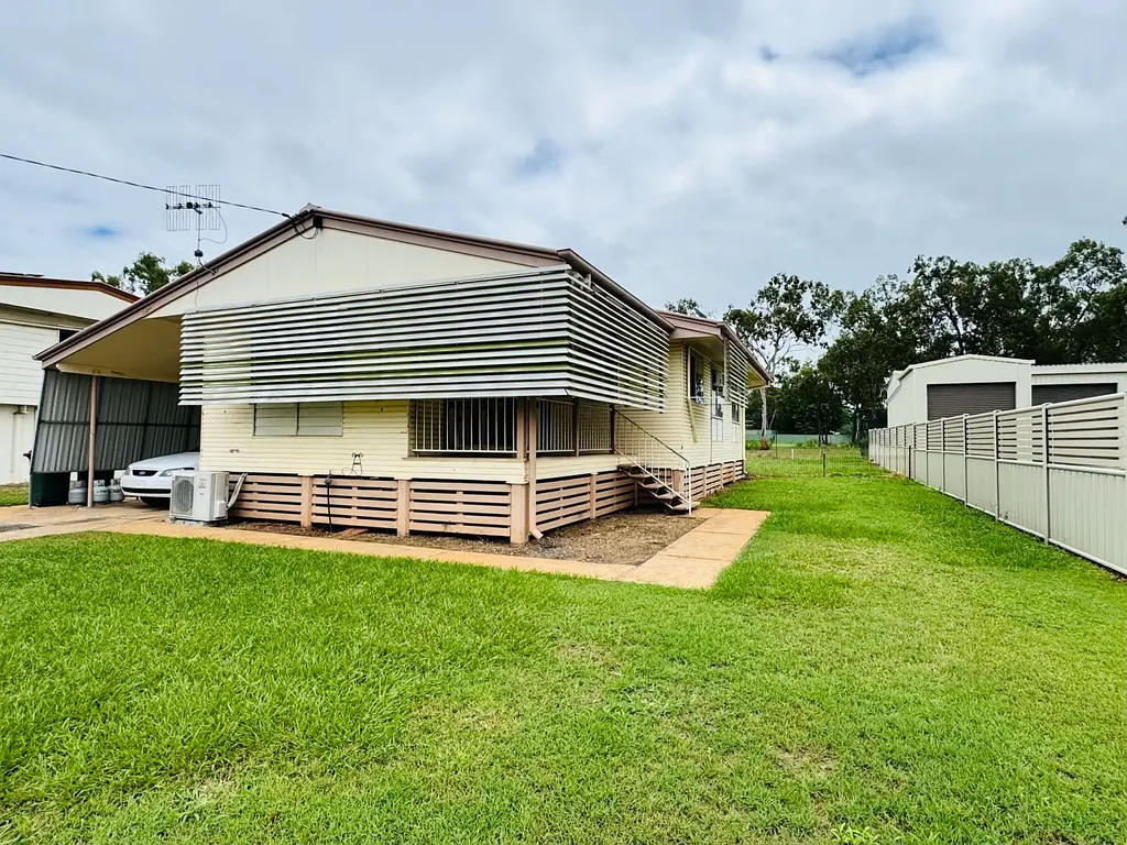 Moranbah 3房  GREAT BONES, ENDLESS POTENTIAL IN A PRIME LOCATION
