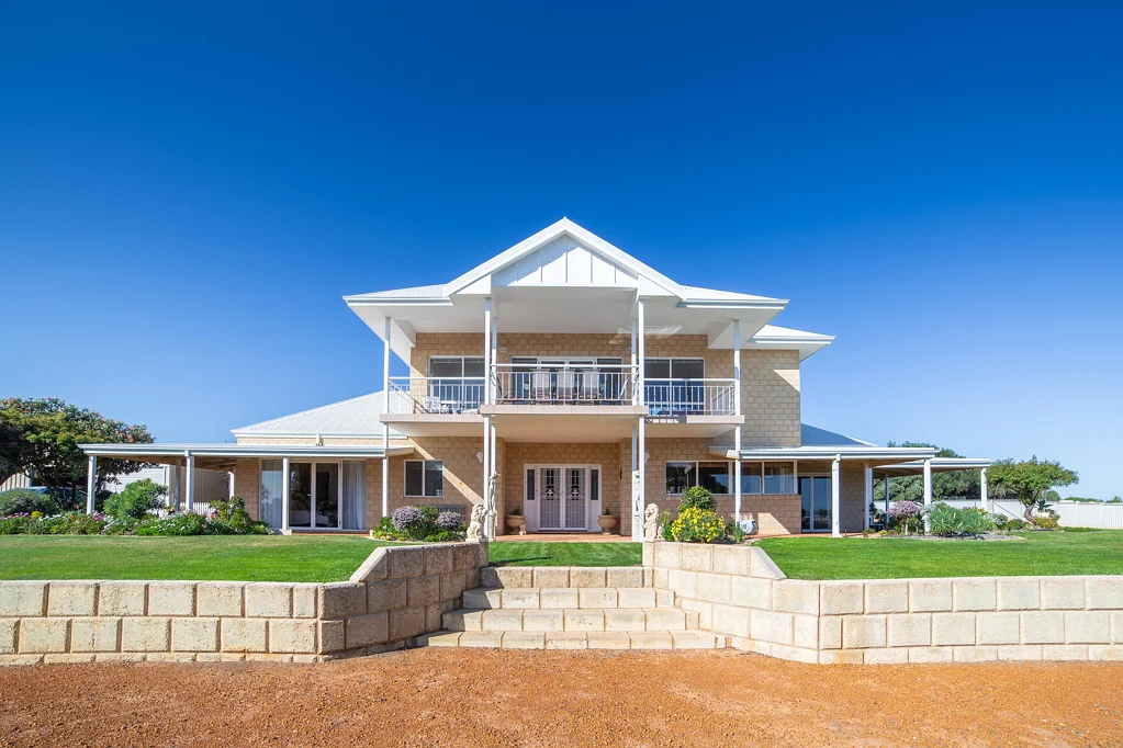 8 Vince Court, Wandina, WA 6530