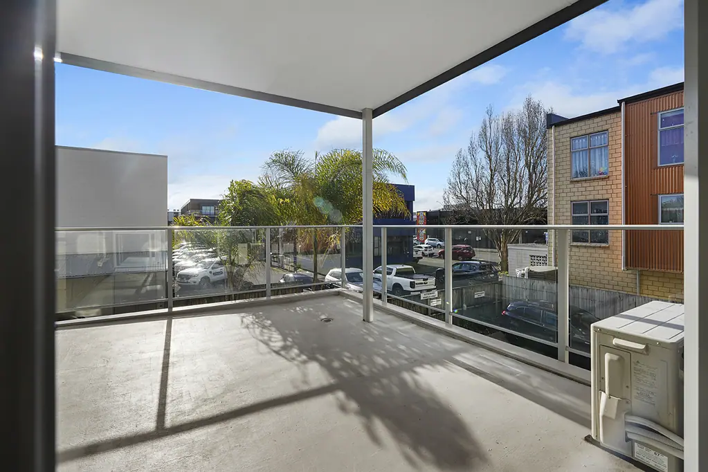 Hamilton Central 3 Bedroom Urban Luxury Meets Prime Location