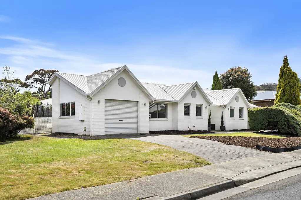 5 Manor Gardens, Kingston, TAS 7050
