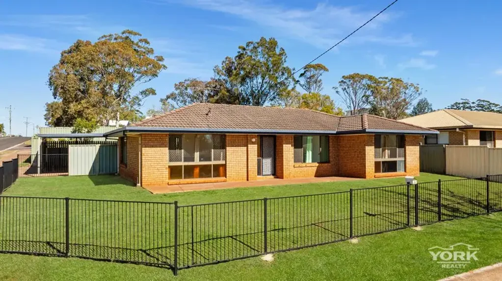 Wilsonton Heights 3 Slaapkamer Low-Maintenance Living with Outstanding Convenience