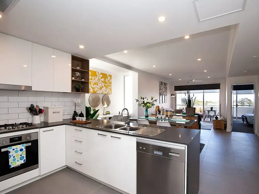 Modern Fully Furnished Apartment in the Heart of Bowden