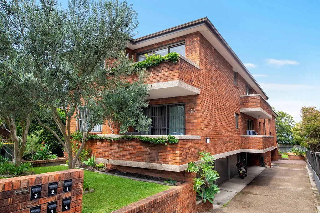 MODERN & SPACIOUS ONE BEDROOM APARTMENT WITH LUG