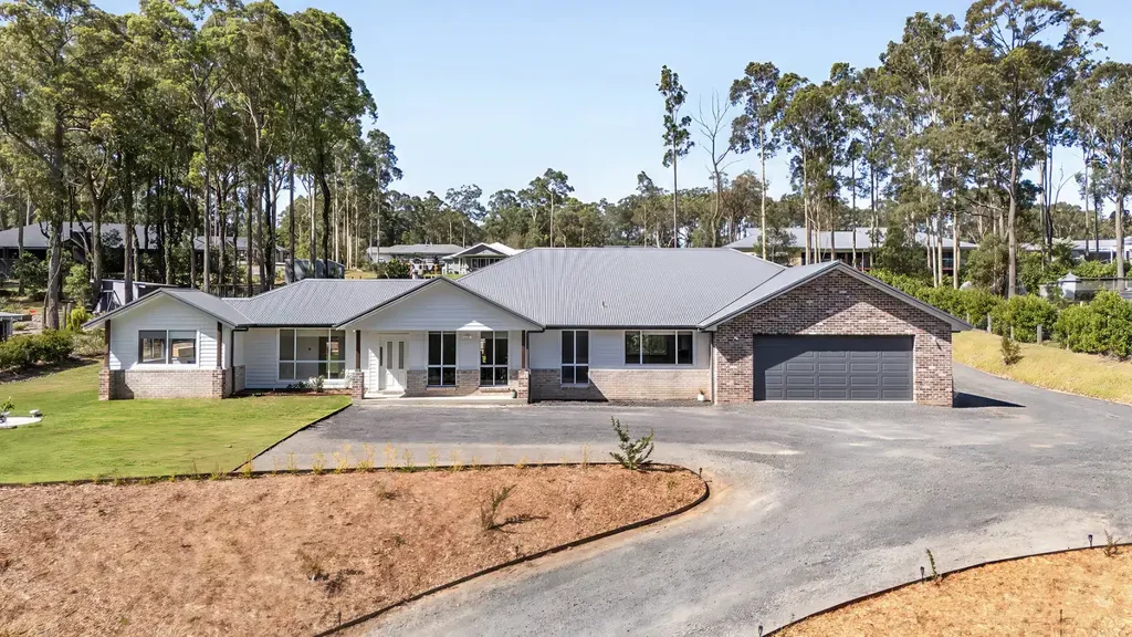 18 Hickory Crescent, Bangalee, NSW 2541