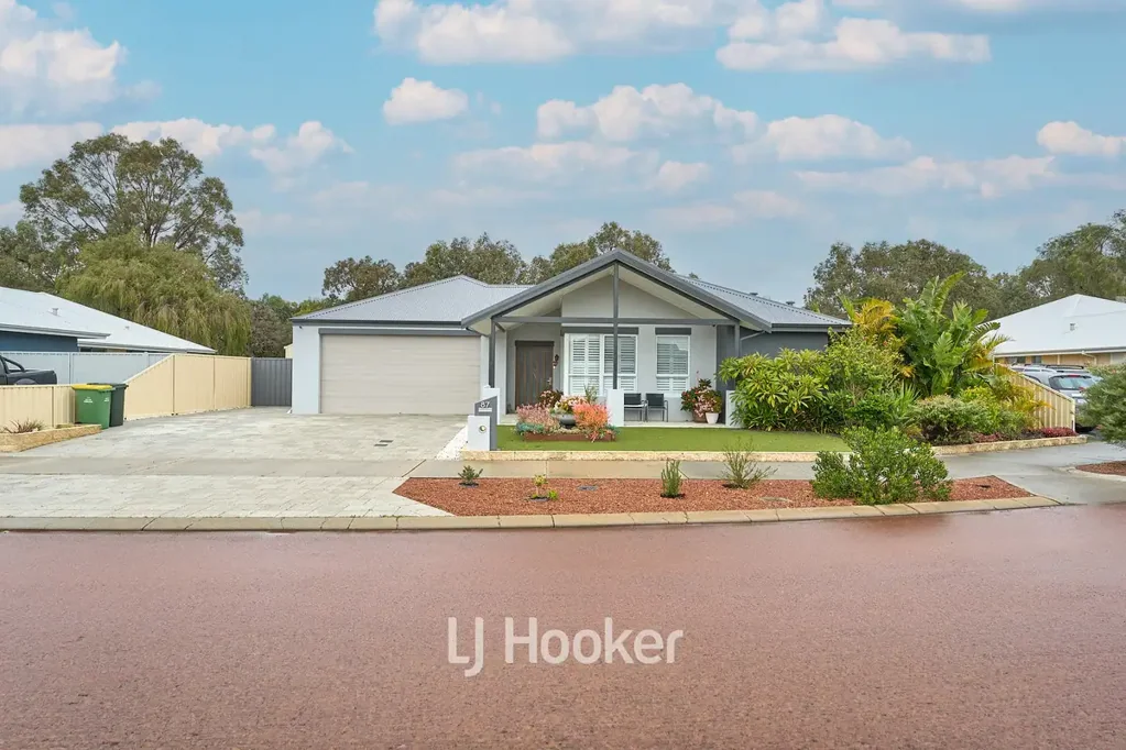 West Busselton 4Phòng ngủ Resort-Style Living in One of Busselton�s Most Sought-After Estates!