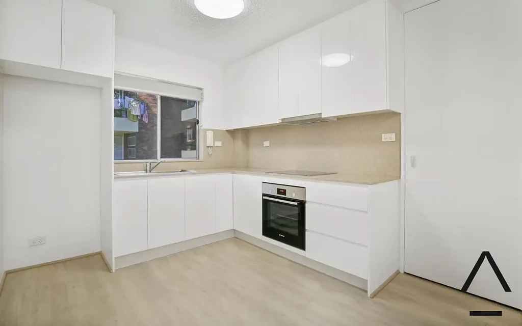 Renovated, Spacious and Sun-Drenched One Bedroom Apartment , Conveniently Located