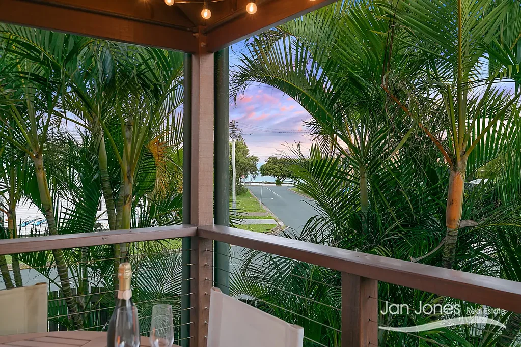 Clontarf 3कमरा WATER VIEWS - QUEENSLANDER TROPICAL OASIS