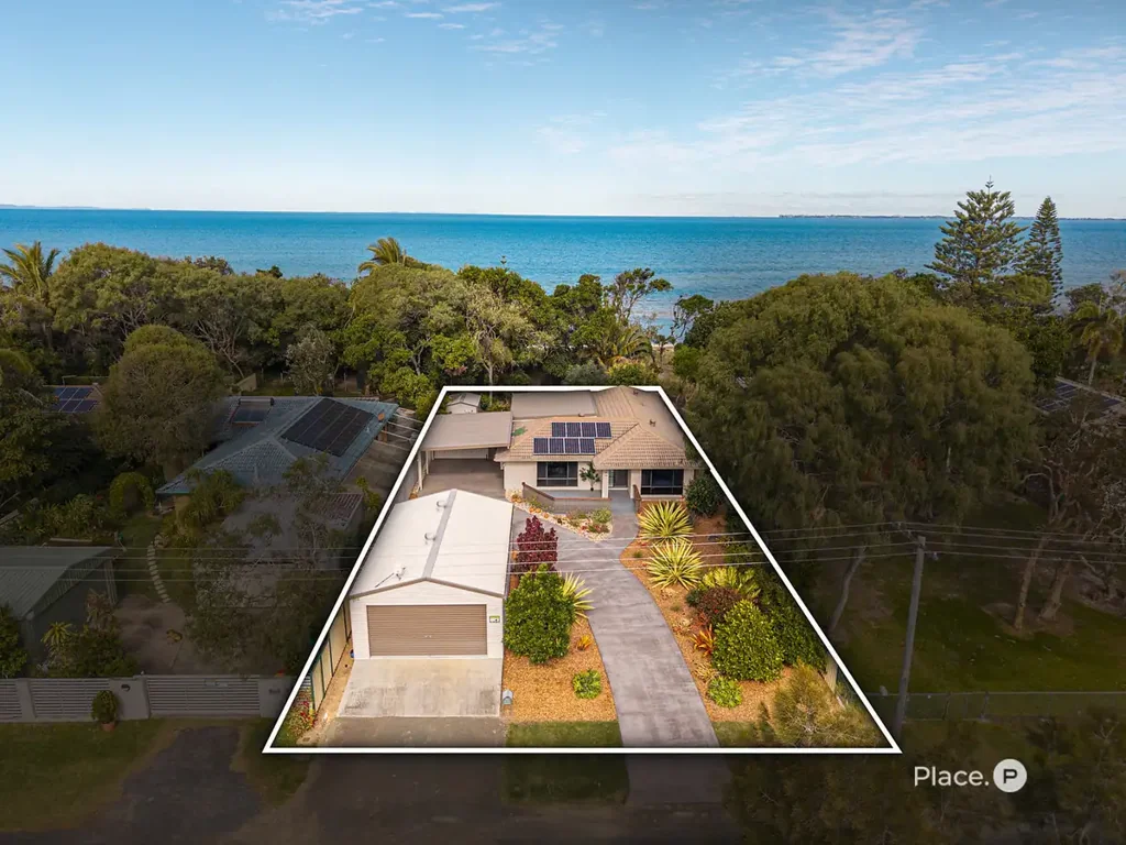 Beachmere 3બેડરૂમ UNDER CONTRACT BY REBECCA MATTHEWS