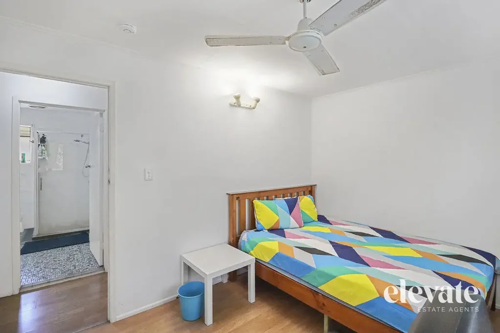 Furnished Room in Chermside