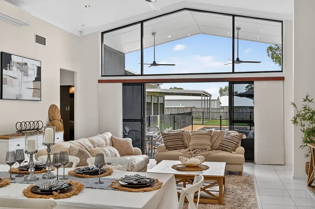 Mount Low 5 Bedroom Supersized Living