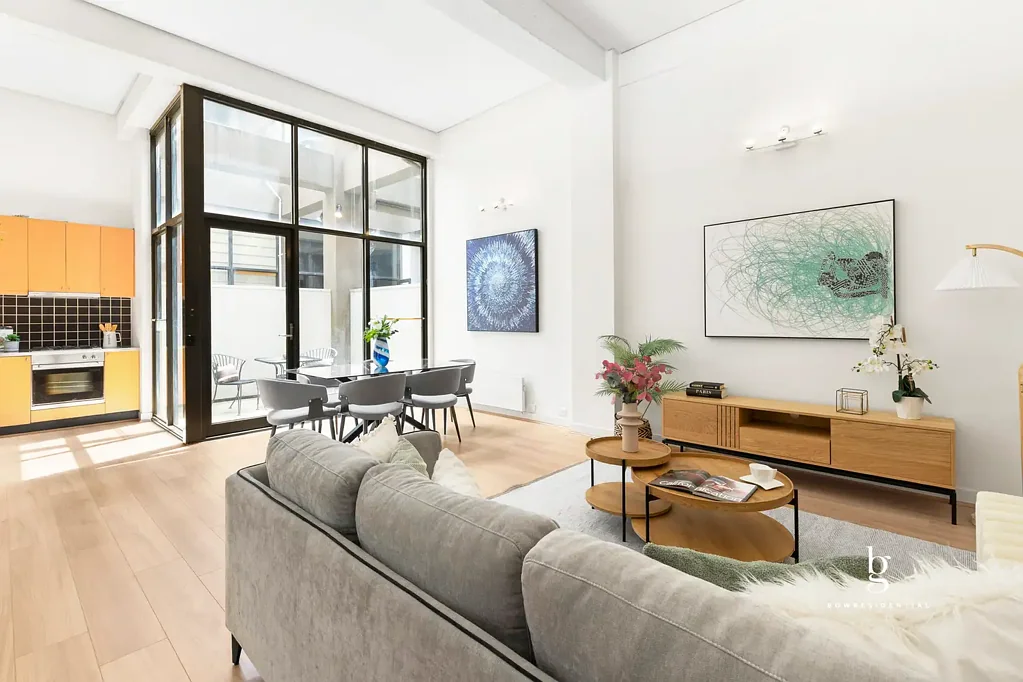 West Melbourne 2房 Flagstaff正对 高挑天花板 现代厨房 两卧宽敞 步行CBD 电车便利 RARE OVERSIZED HOME ON THE CITY FRINGE WITH MIXED USE ZONING