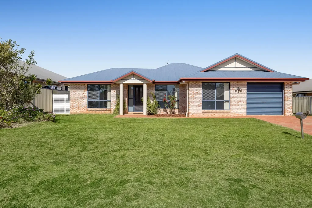 Darling Heights 5 Slaapkamer Spacious Family Living in a Quiet, Convenient Location!
