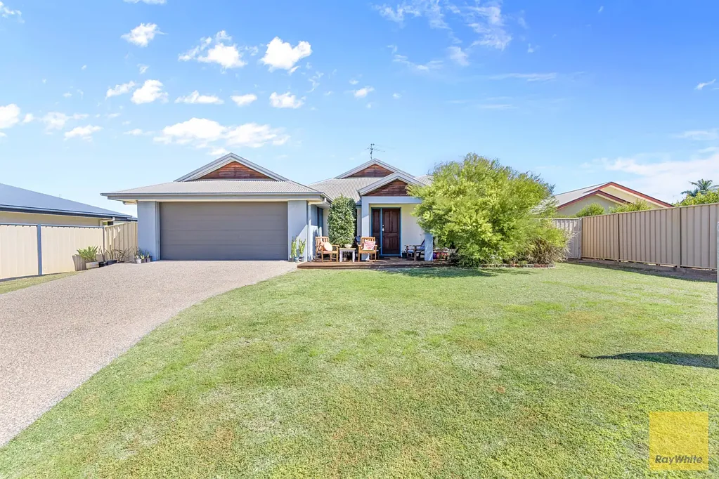Emerald 4 Slaapkamer QUALITY HOME IN THE POPULAR MOODEWARRA VIEWS ESTATE