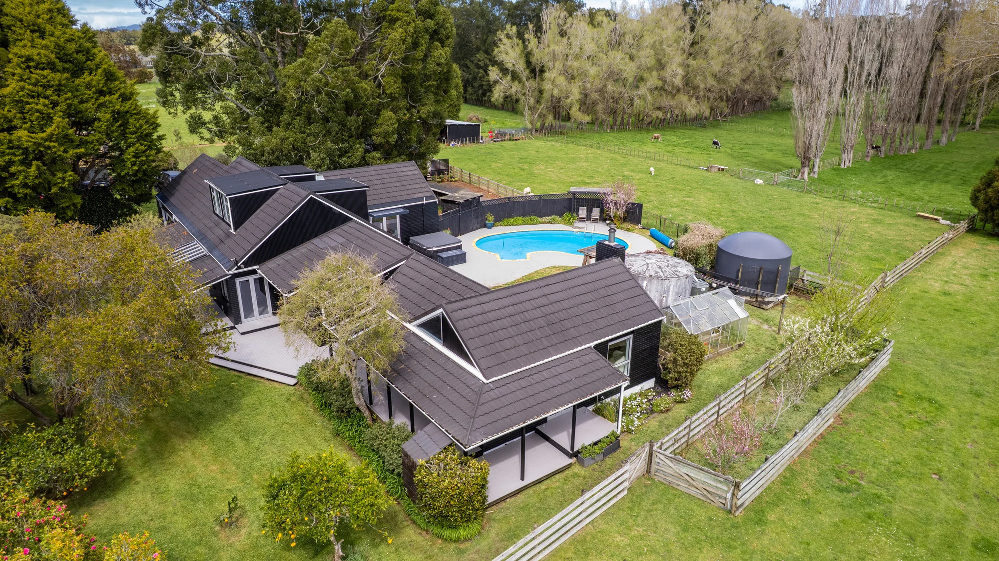 806 Waitakere Road, Kumeu, photo 10