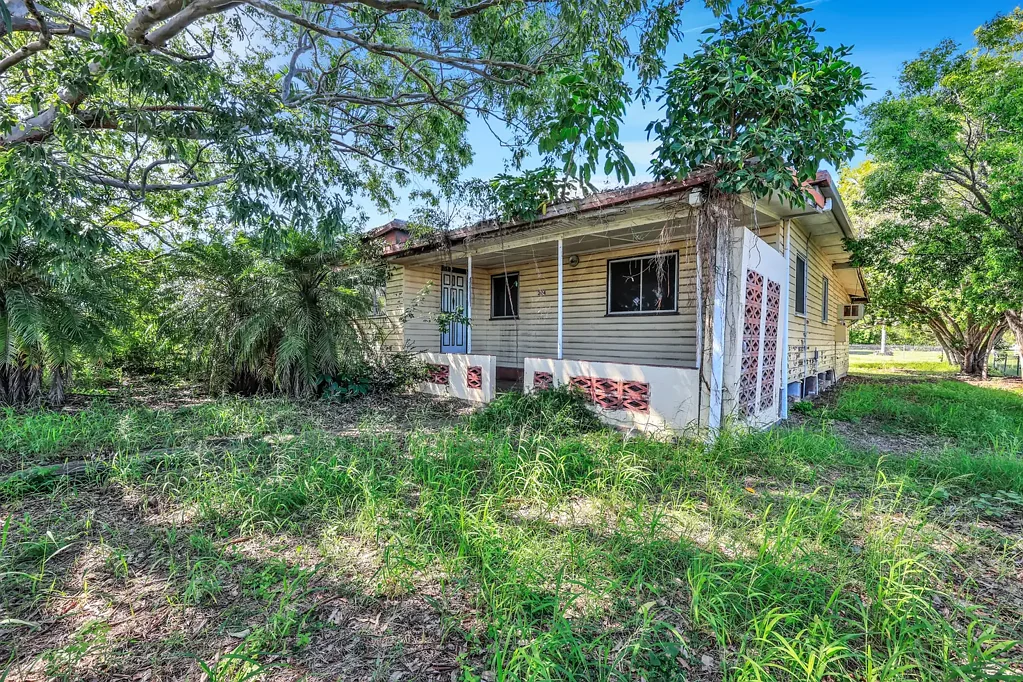 204 Walker Street, Svensson Heights, QLD 4670