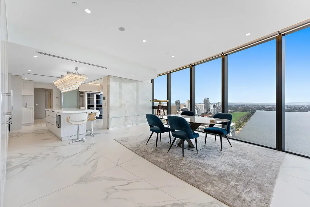 Perth 3 Slaapkamer Luxury Sub-Penthouse Living at Elizabeth Quay