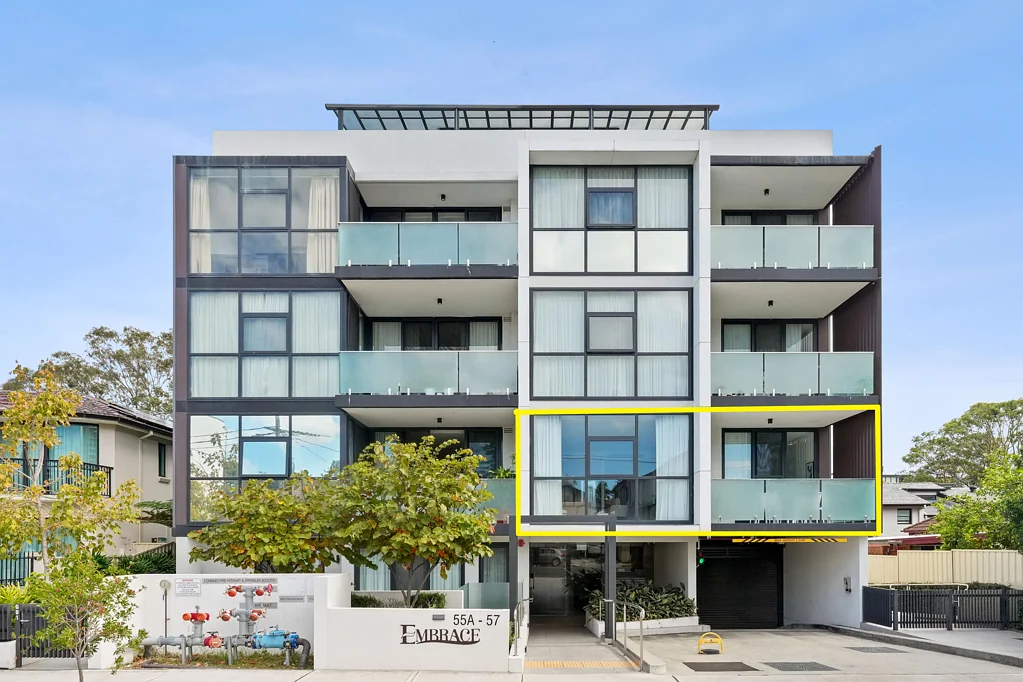 Burwood 2침실 Boutique 2-Bedroom Apartment with North-East Aspect in the Heart of Burwood