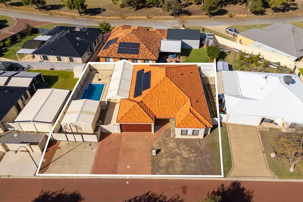 5 Zaragoza Drive, Port Kennedy, WA 6172