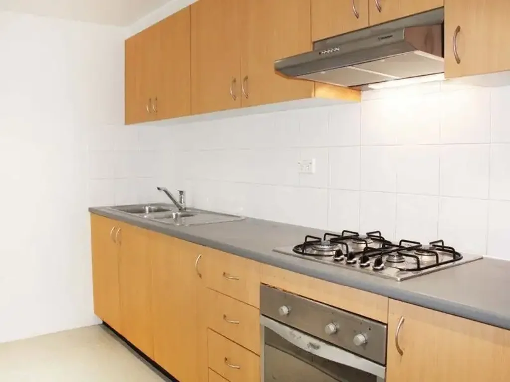 STUDIO IN POPULAR NEWTOWN LOCATION