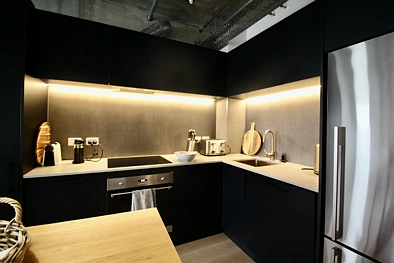 Modern 2 Bedroom, 2 Bathroom Apartment plus Car Park