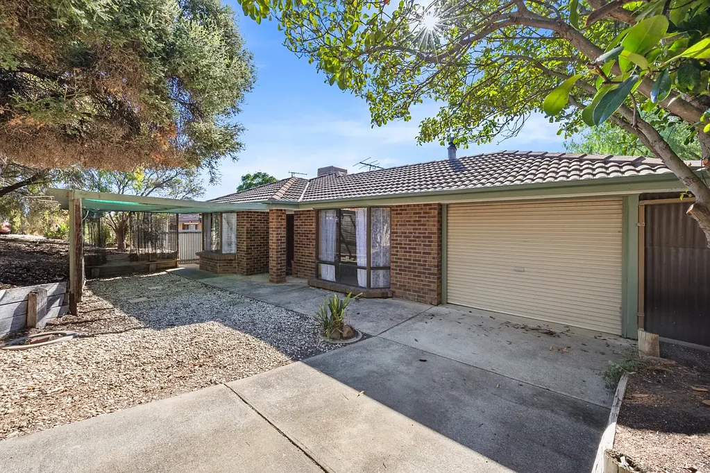 Noarlunga Downs 3غرفة نوم Presented to Perfection and Priced to Sell.