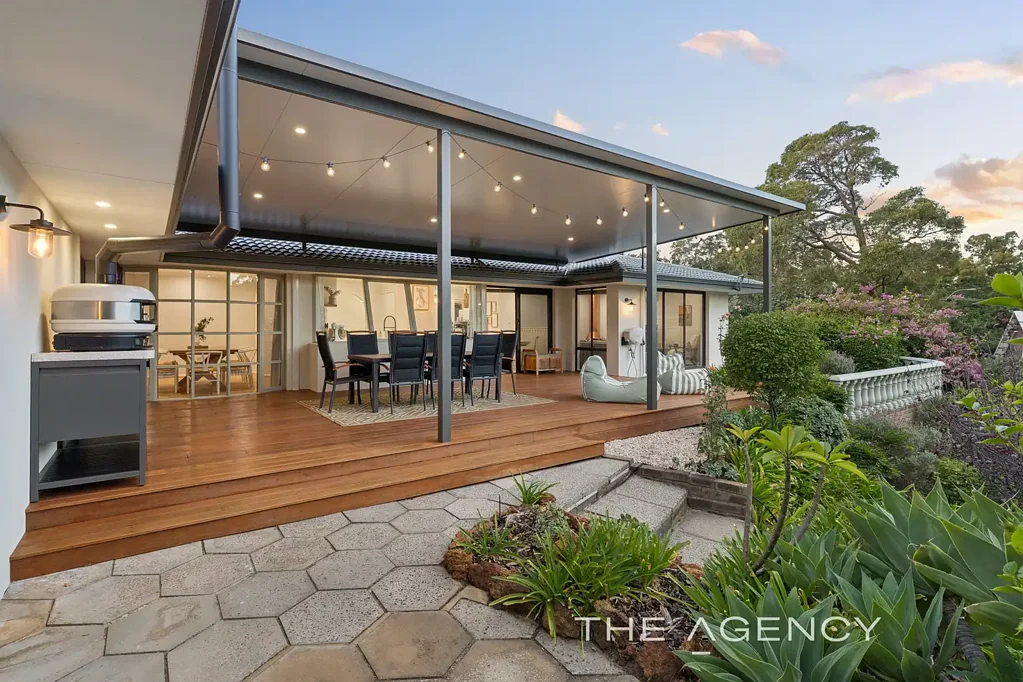 4 Pettit Place, Lesmurdie, WA 6076