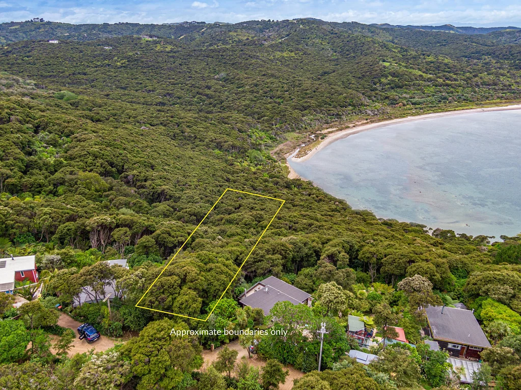 Omiha Elevated, peaceful, private sea & bush section