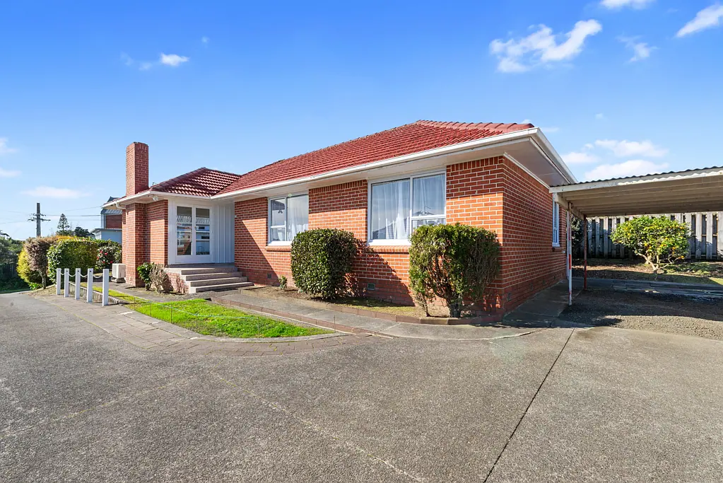Henderson 3chambre Charming Three Bedroom Brick and Tile Home