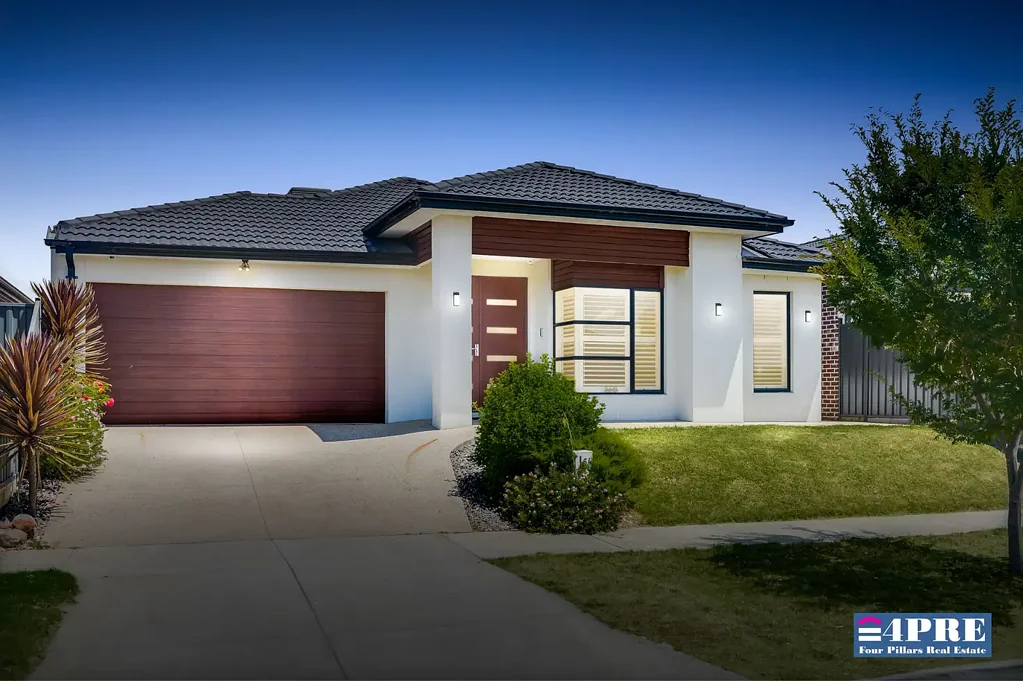 Live in style! 4 Bedroom House with 2 Ensuites!
