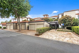 14/501 North Hill Drive, Robina