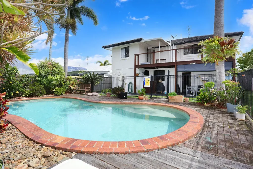 Hollywell 4房  Family Living With Pool in Prime Hollywell Location