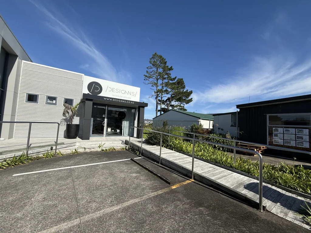 Kumeu  High Profile & Great Parking