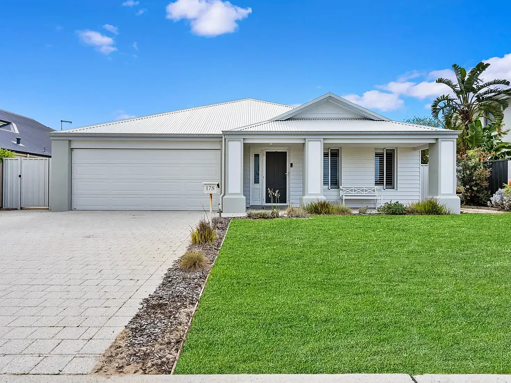 Yanchep 4房  Second Chance- Supersized Beachside home!