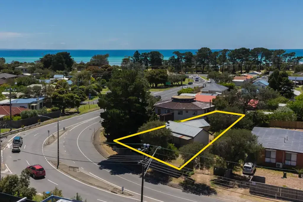 Capel Sound 2침실 Affordable Development Opportunity: 200 metres to the beach